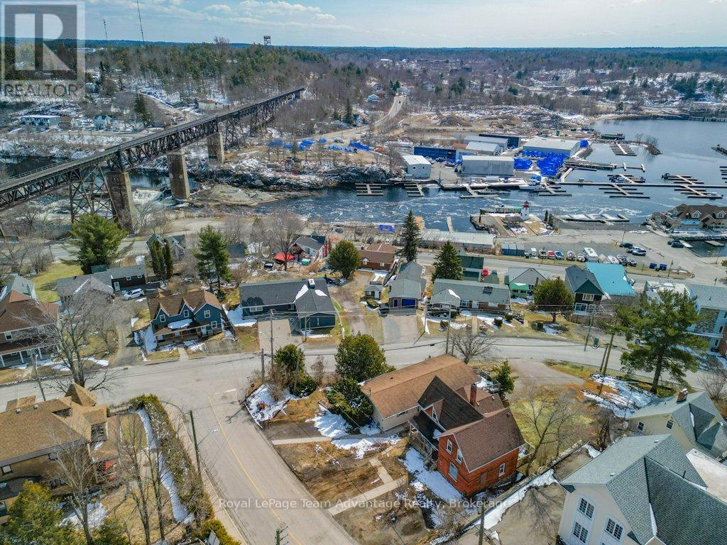 2 Belvedere Avenue, Parry Sound, Ontario  P2A 1Z9 - Photo 33 - X12083425