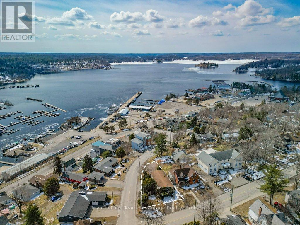 2 Belvedere Avenue, Parry Sound, Ontario  P2A 1Z9 - Photo 34 - X12083425