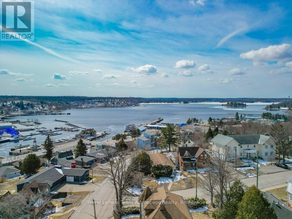 2 Belvedere Avenue, Parry Sound, Ontario  P2A 1Z9 - Photo 35 - X12083425