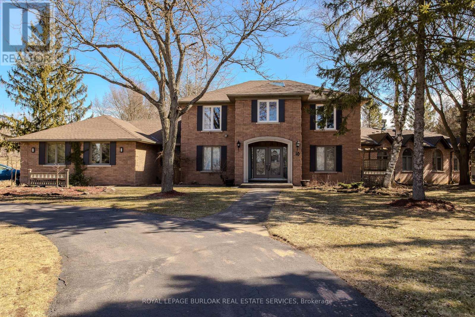 Property at 10 KARENDALE CRESCENT image 1