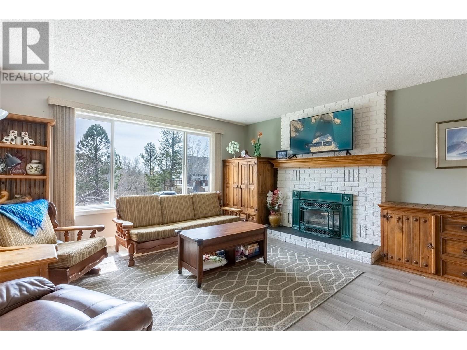 281 Poplar Drive, Logan Lake, British Columbia  V0K 1W0 - Photo 2 - 10342622