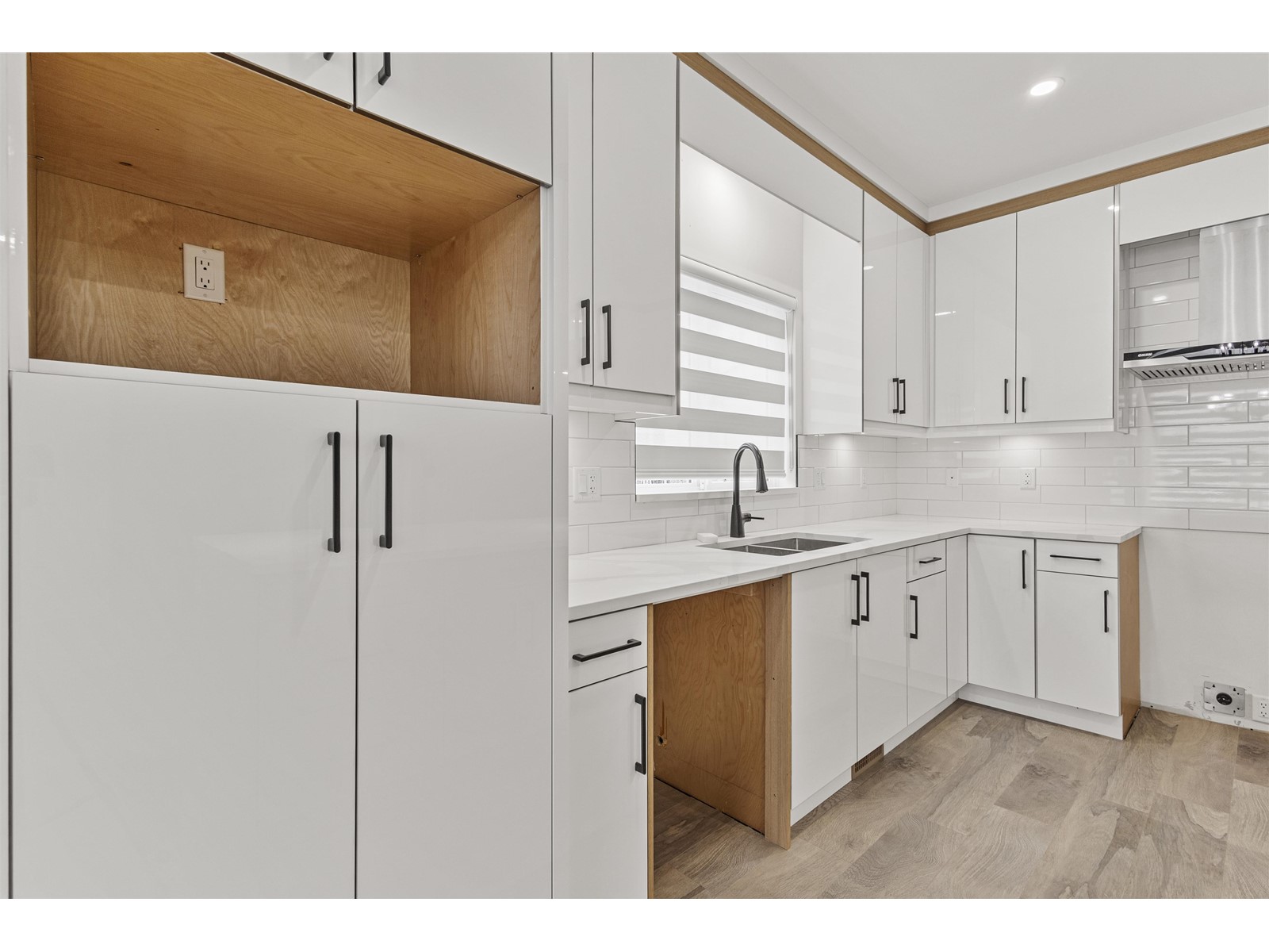 32547 Higginbottom Court, Mission, British Columbia  V2V 2T7 - Photo 3 - R2989791