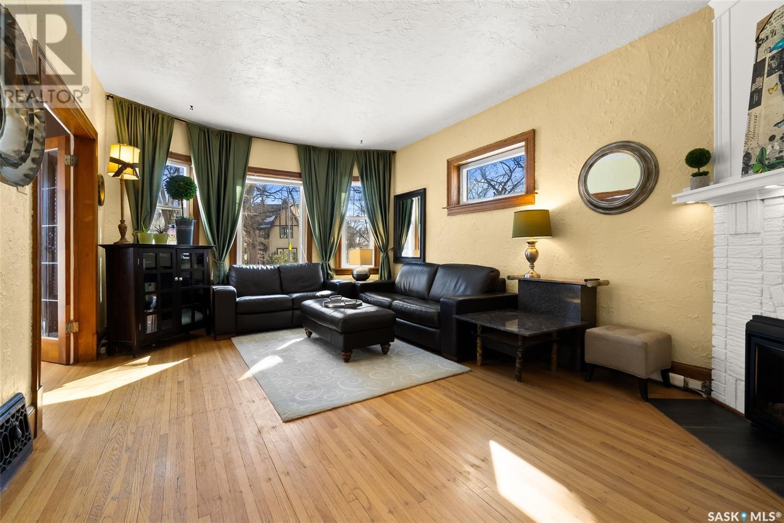 Property at 115 Connaught CRESCENT image 4