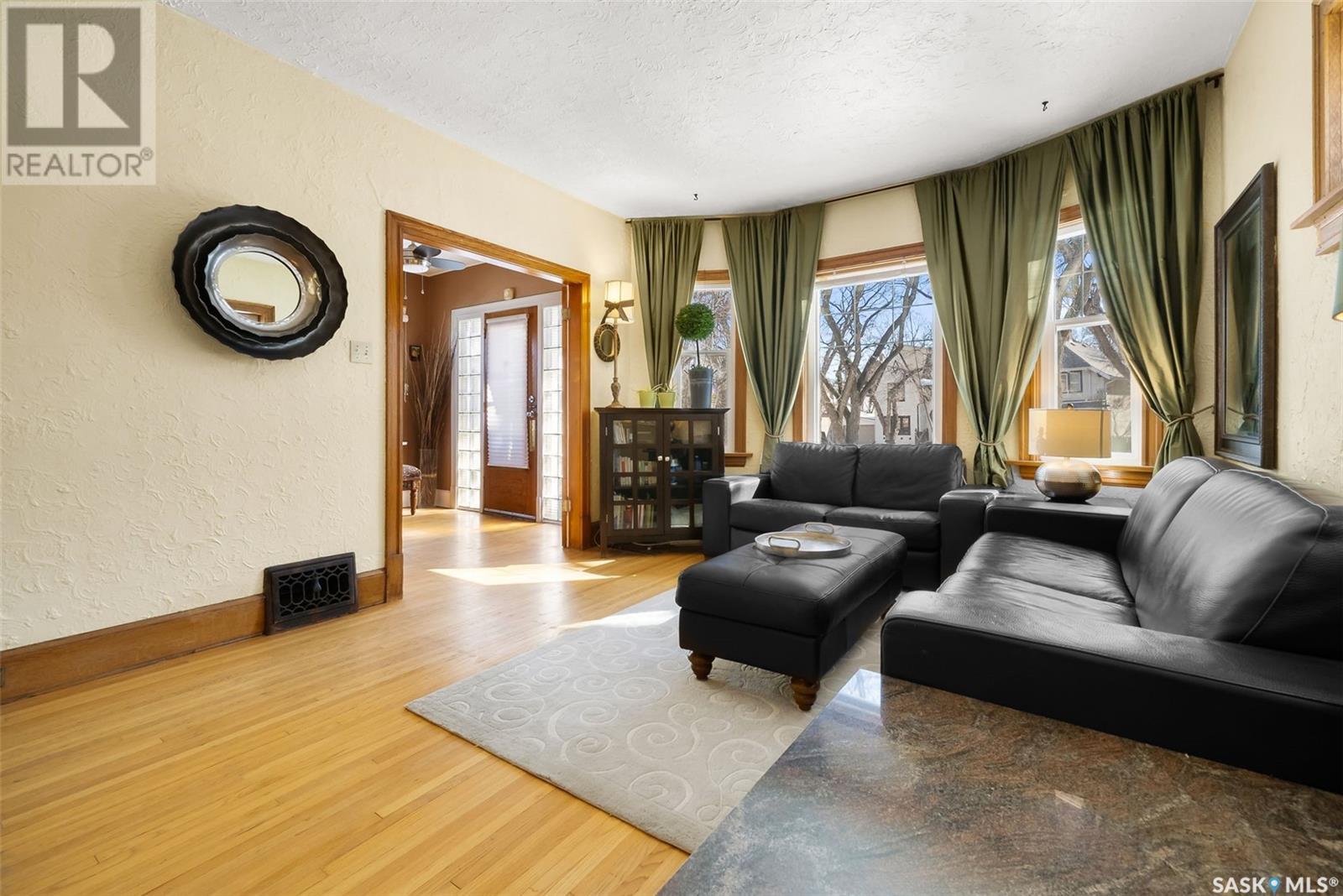 Property at 115 Connaught CRESCENT image 3