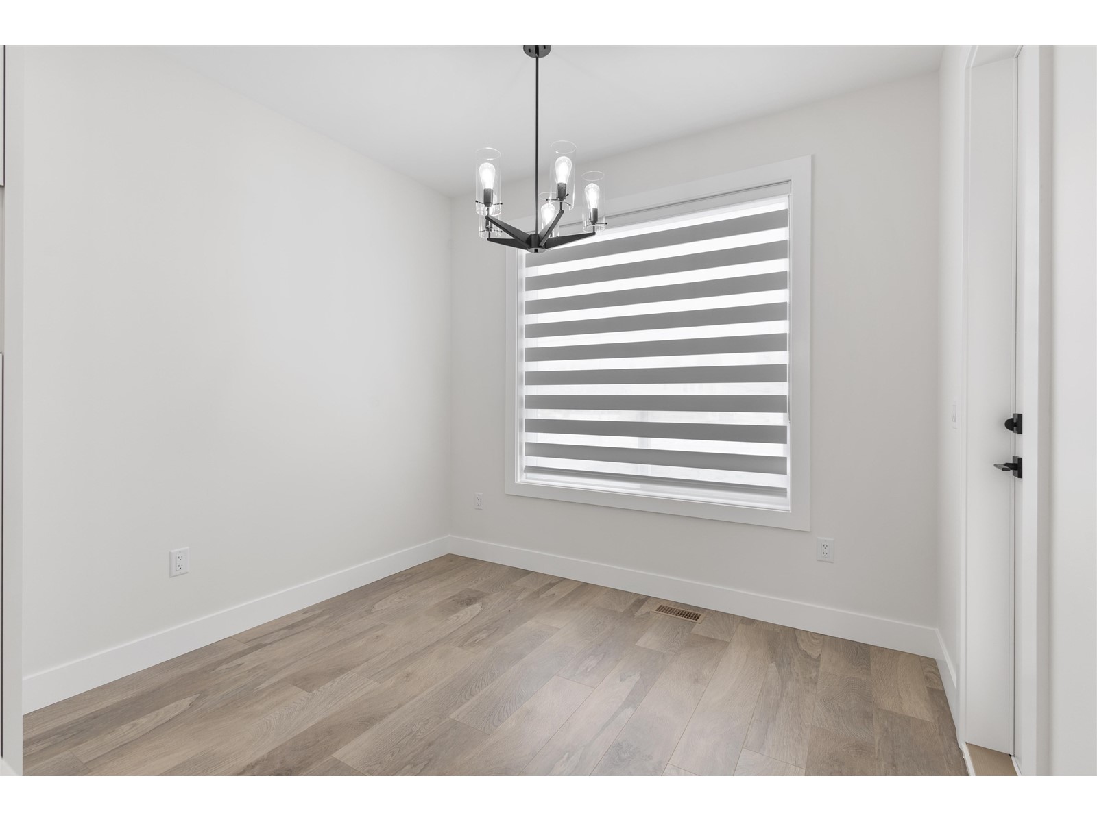 32545 Higginbottom Court, Mission, British Columbia  V2V 2T7 - Photo 9 - R2989796