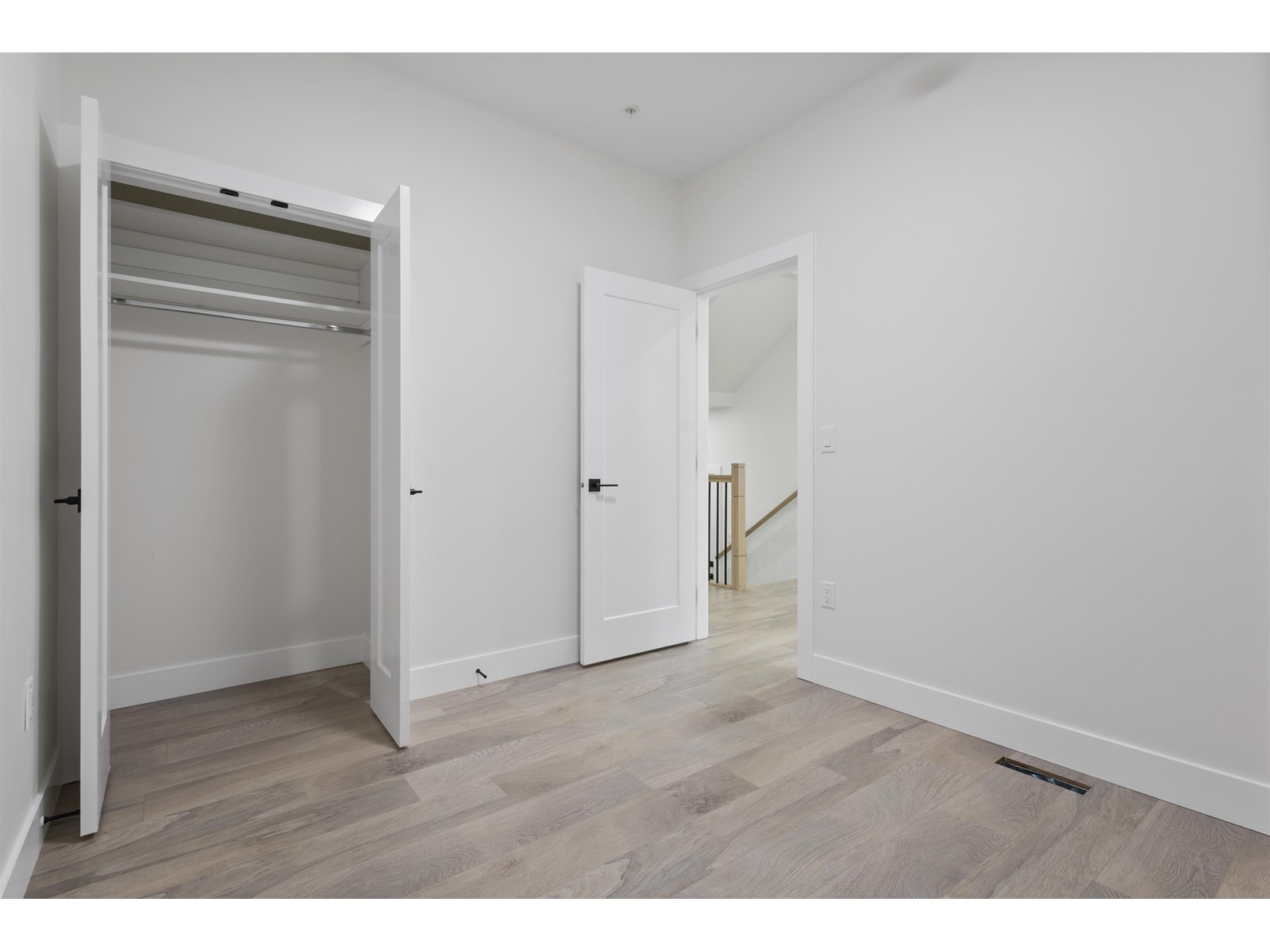 32545 Higginbottom Court, Mission, British Columbia  V2V 2T7 - Photo 6 - R2989796