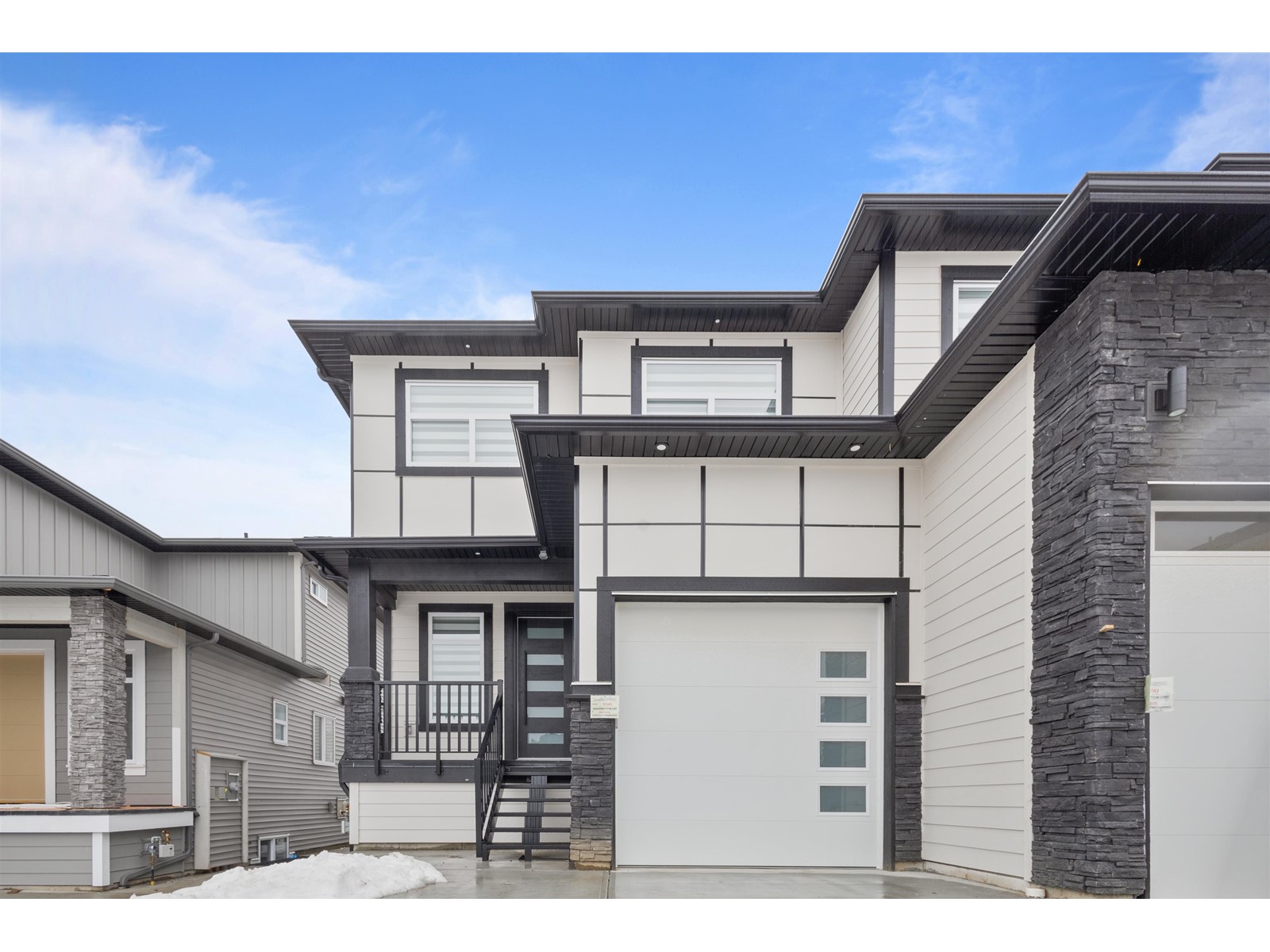 32545 Higginbottom Court, Mission, British Columbia  V2V 2T7 - Photo 2 - R2989796