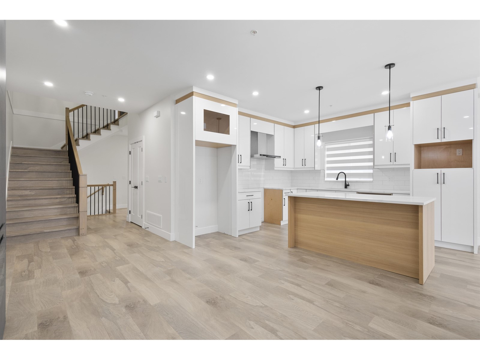 32545 Higginbottom Court, Mission, British Columbia  V2V 2T7 - Photo 13 - R2989796