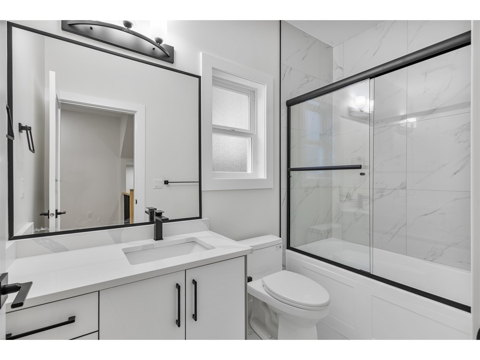 32504 Higginbottom Court, Mission, British Columbia  V2V 2T7 - Photo 4 - R2989798