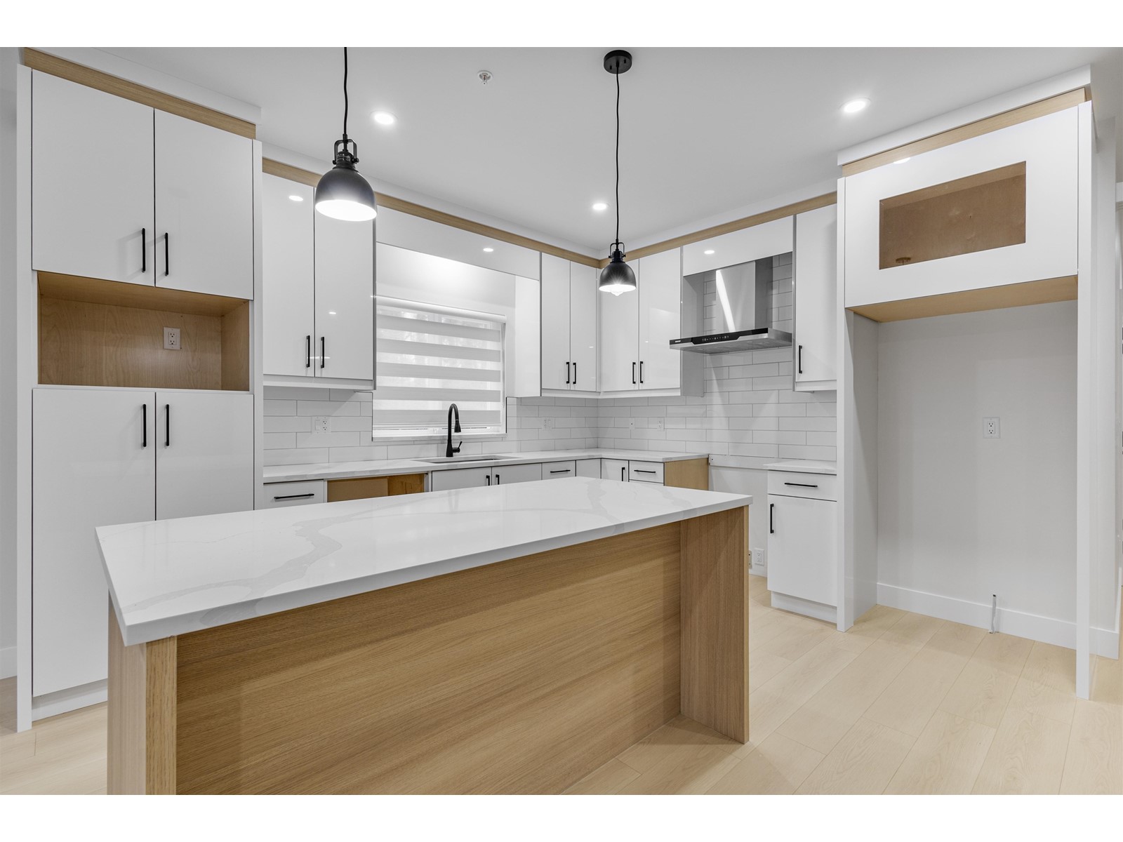 32504 Higginbottom Court, Mission, British Columbia  V2V 2T7 - Photo 7 - R2989798