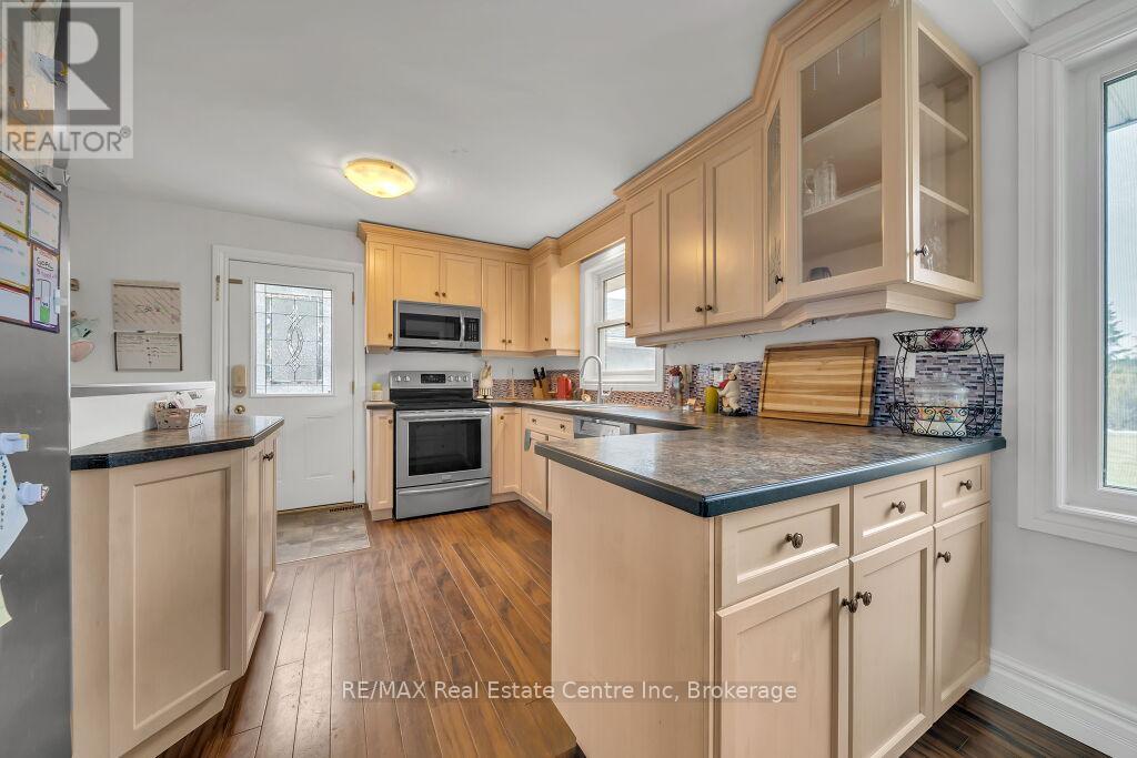 26 Brock Road N, Puslinch, Ontario  N0B 2J0 - Photo 8 - X12083524