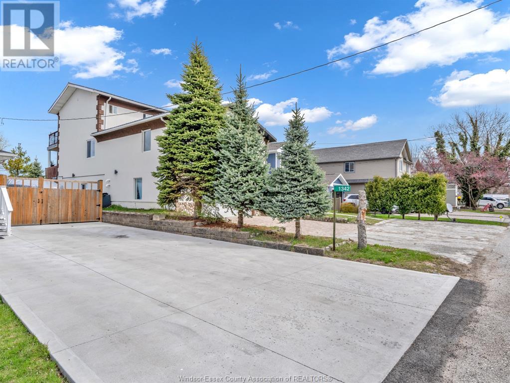 Property at 1342 SHORELINE image 3