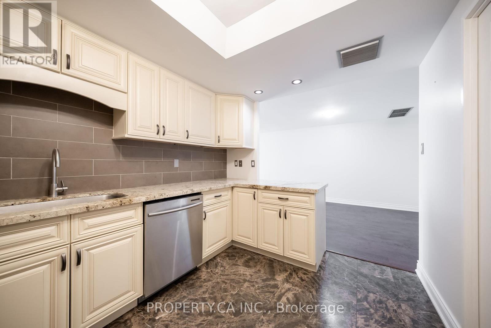 203 - 55 Lombard Street, Toronto, Ontario  M5C 2R7 - Photo 3 - C12083257