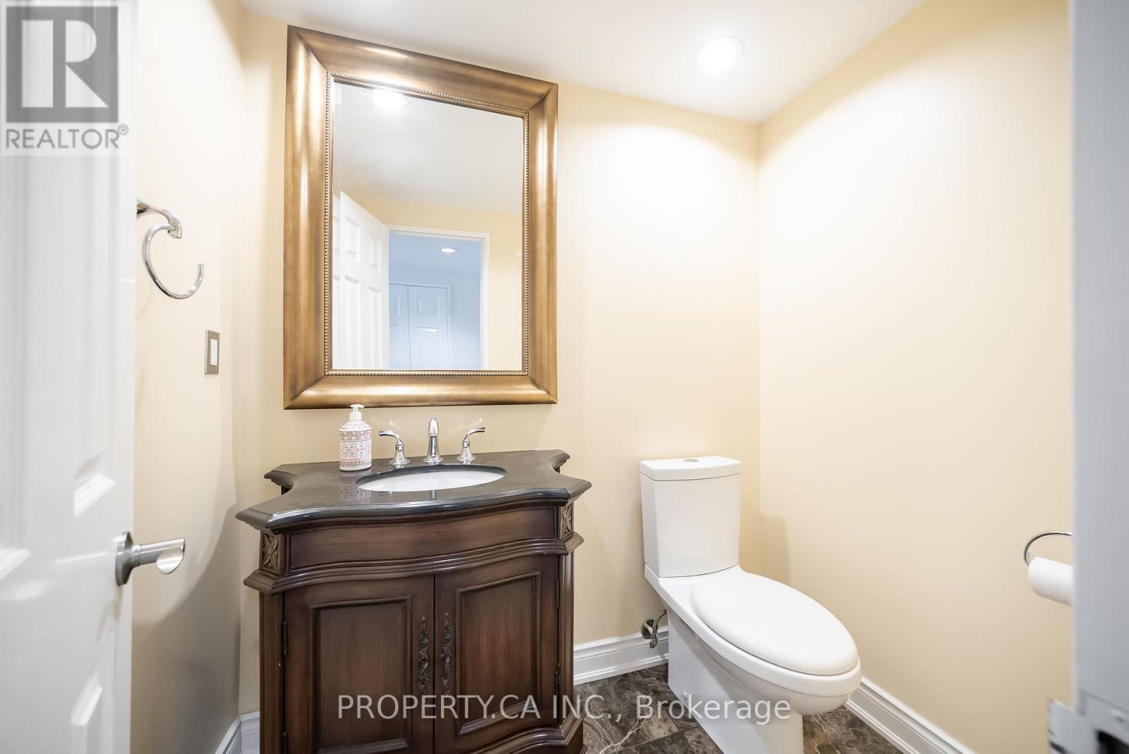 203 - 55 Lombard Street, Toronto, Ontario  M5C 2R7 - Photo 8 - C12083257