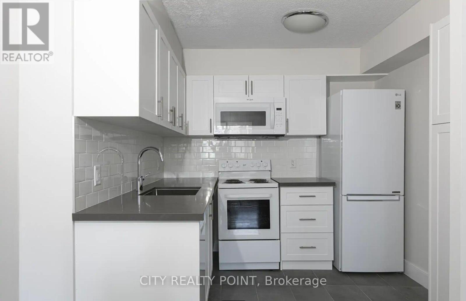 504 - 33 Isabella Street, Toronto, Ontario  M4Y 2P7 - Photo 4 - C12083315