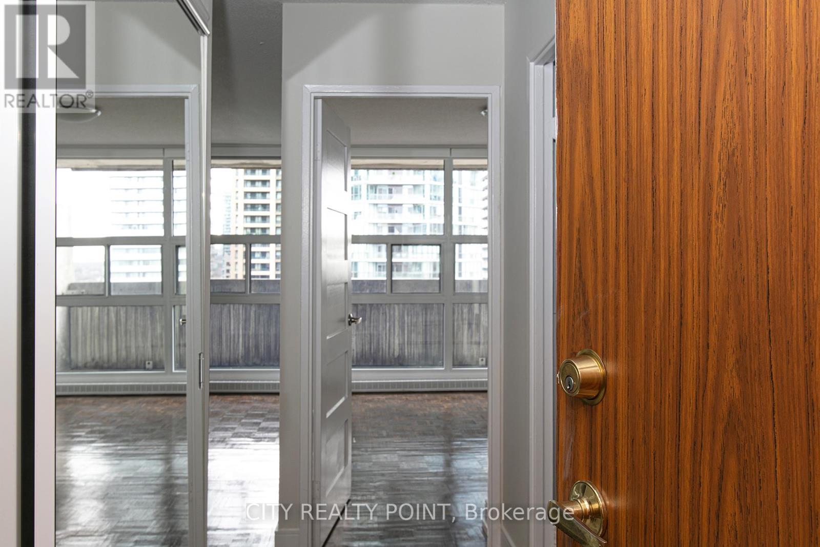504 - 33 Isabella Street, Toronto, Ontario  M4Y 2P7 - Photo 5 - C12083315