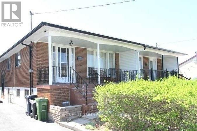 Upper - 238 Vauxhall Drive, Toronto, Ontario  M1P 1R7 - Photo 1 - E12083325