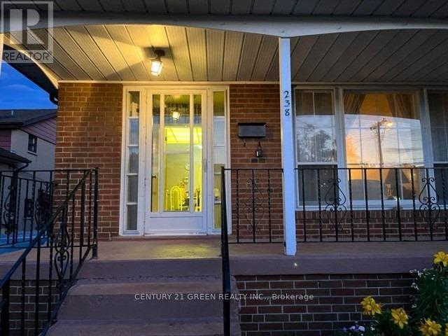Upper - 238 Vauxhall Drive, Toronto, Ontario  M1P 1R7 - Photo 5 - E12083325