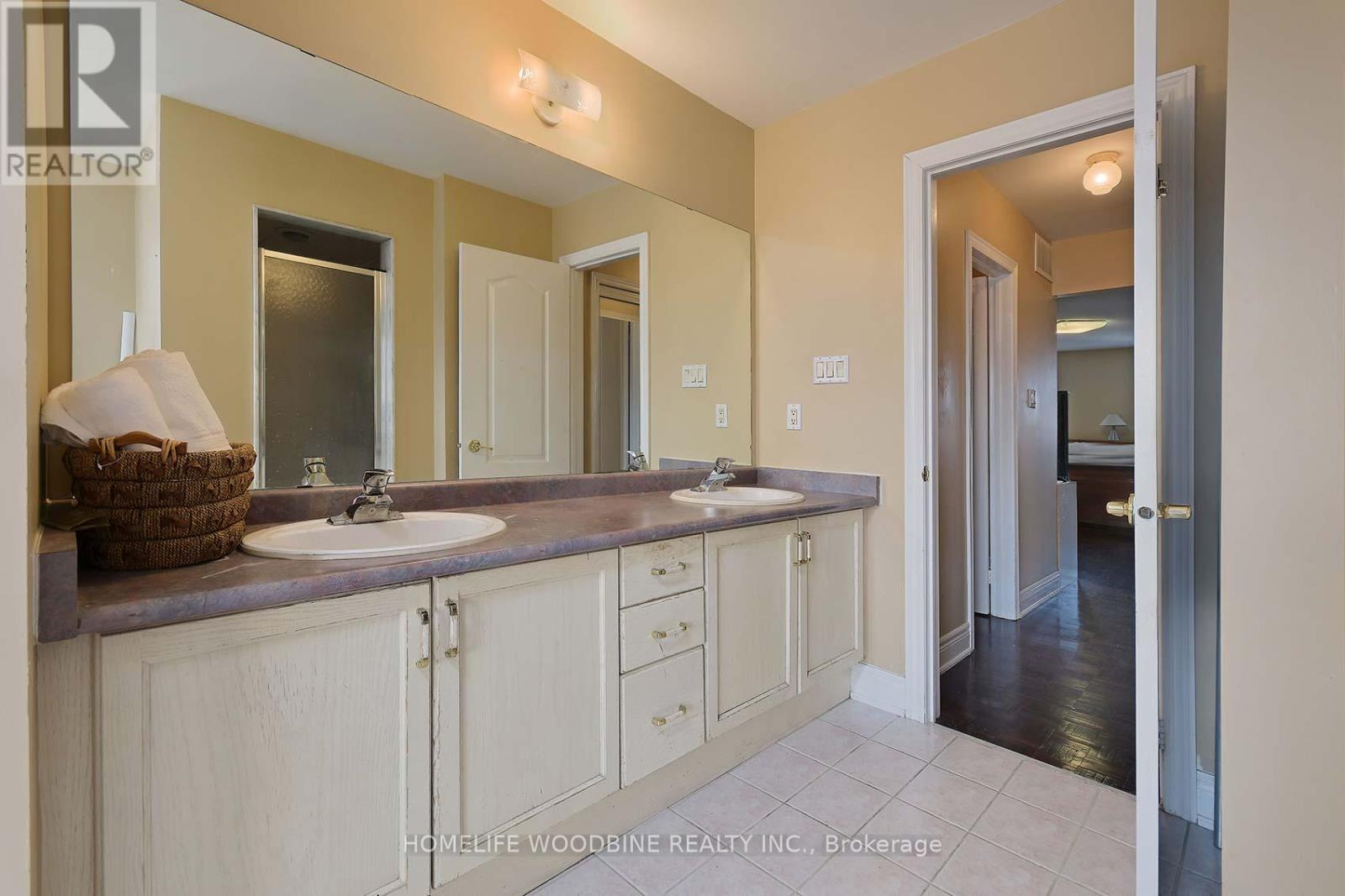 110 Velmar Drive, Vaughan, Ontario  L4L 8W4 - Photo 23 - N12083211
