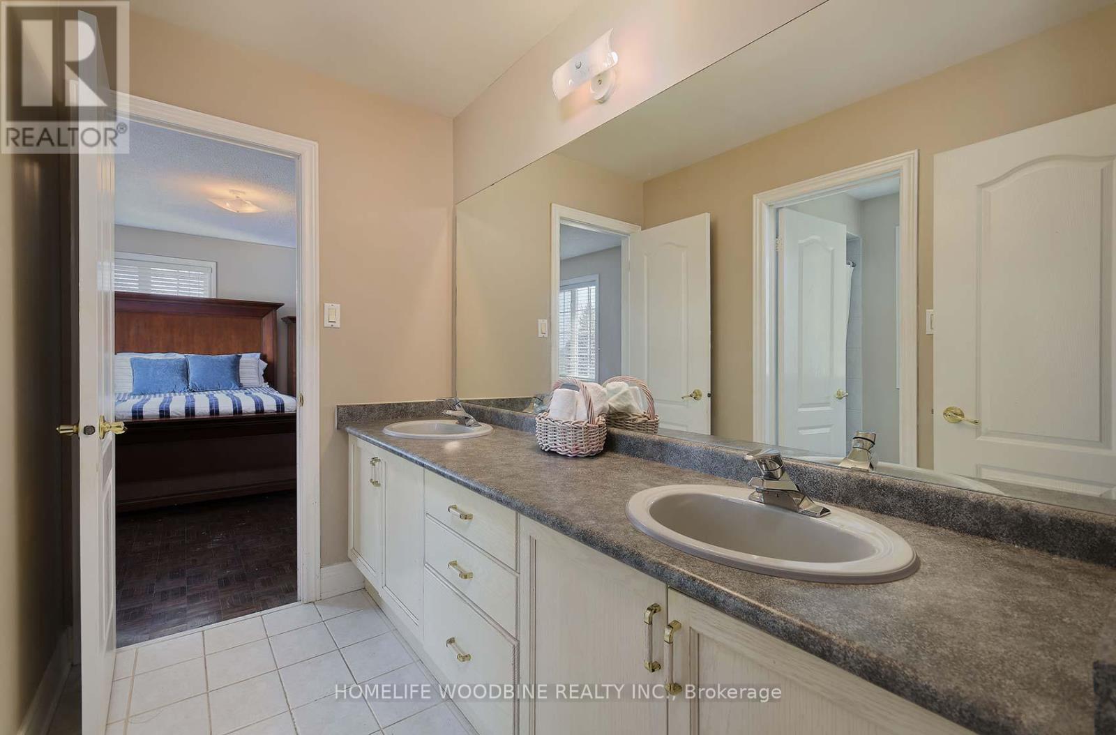 110 Velmar Drive, Vaughan, Ontario  L4L 8W4 - Photo 30 - N12083211