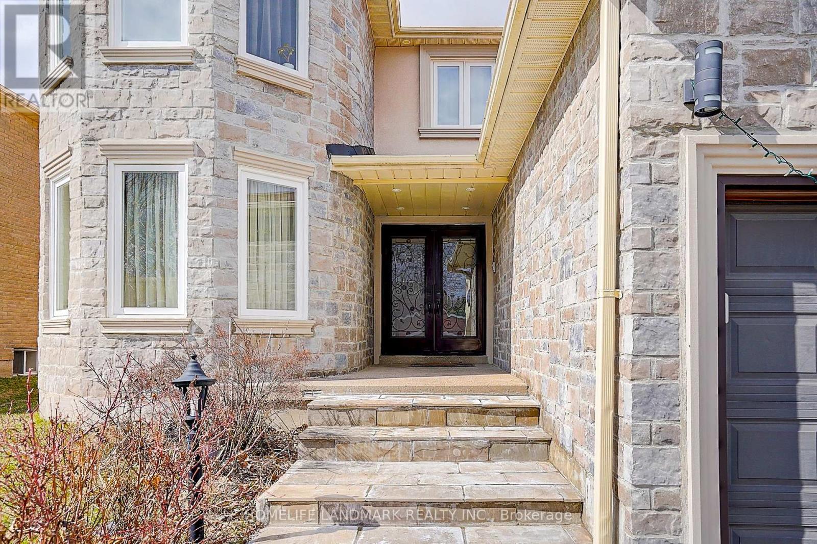 Property at 136 COOPERAGE CRESCENT image 2