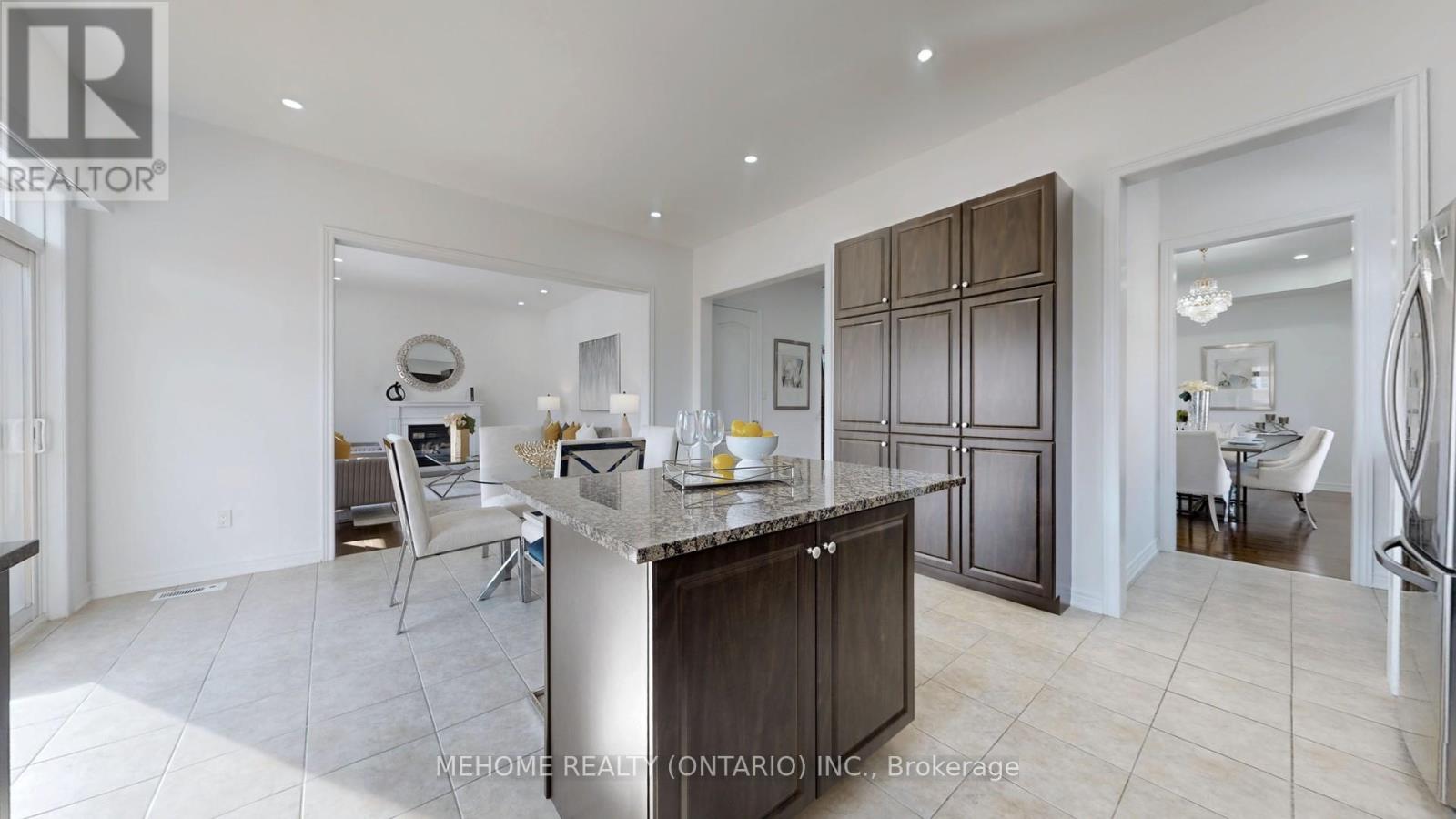 247 Selwyn Road, Richmond Hill, Ontario  L4E 0R4 - Photo 16 - N12083420