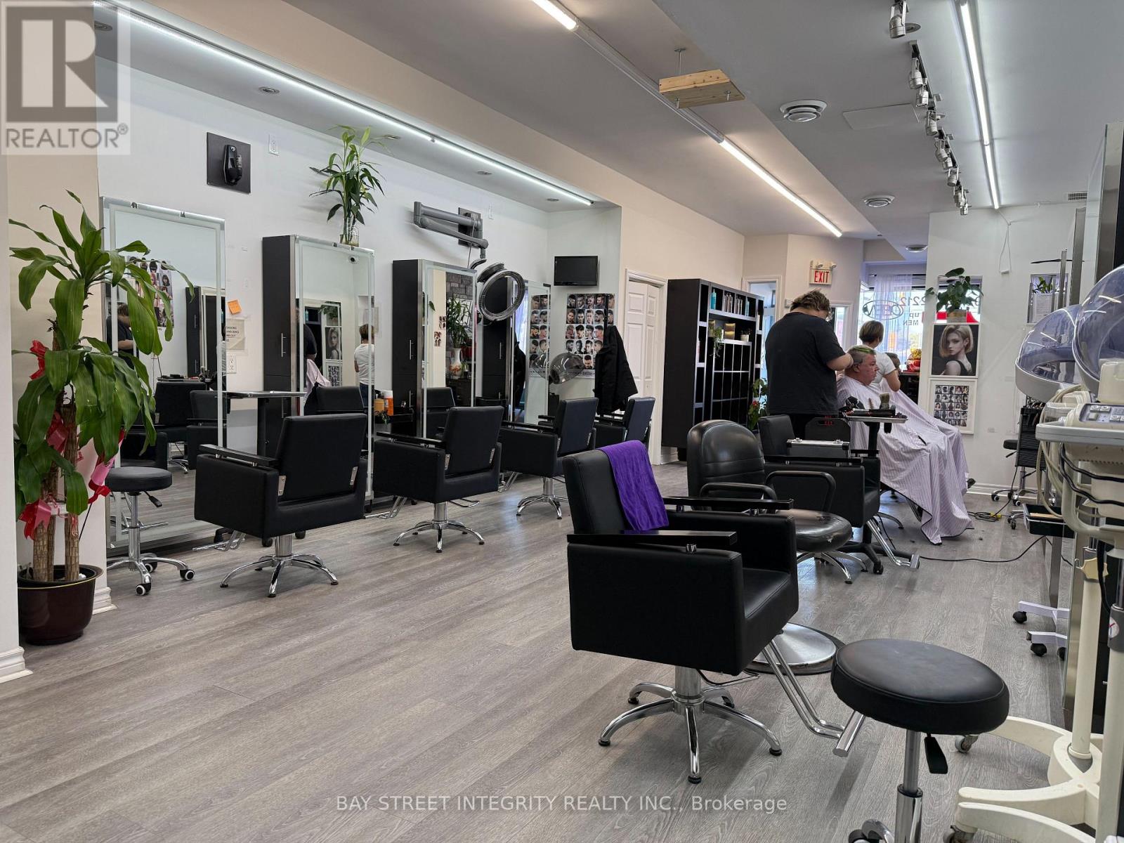 1850 Lakeshore Road W, Mississauga, Ontario  L5J 1J7 - Photo 6 - W12083200