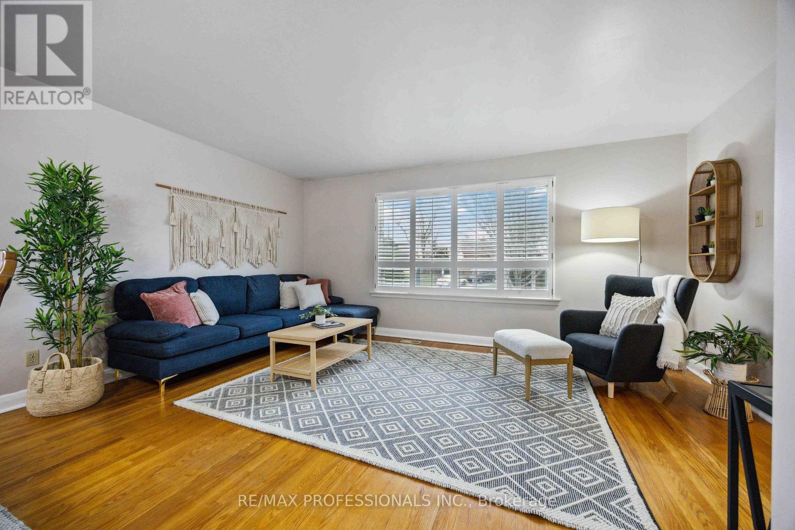3 Harefield Drive, Toronto, Ontario  M9W 4C8 - Photo 2 - W12083320