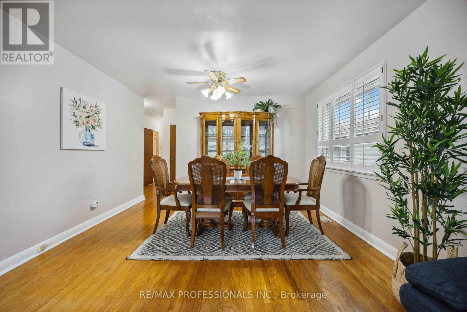 3 Harefield Drive, Toronto, Ontario  M9W 4C8 - Photo 5 - W12083320