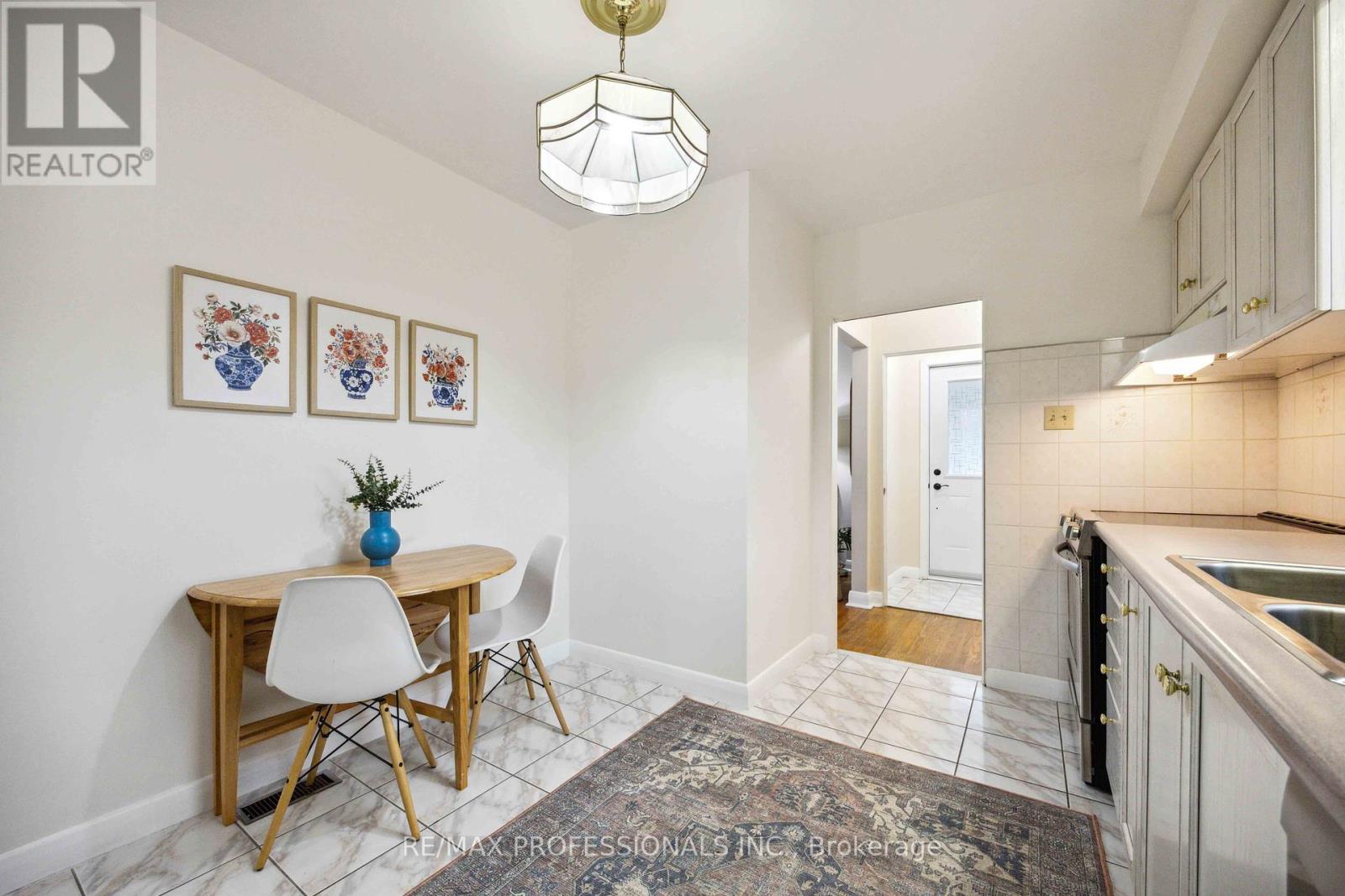 3 Harefield Drive, Toronto, Ontario  M9W 4C8 - Photo 8 - W12083320
