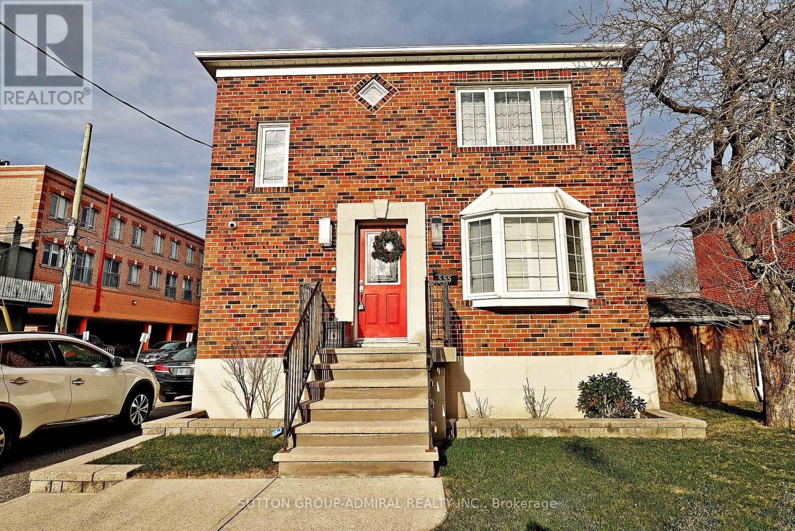 Property at 555 ROYAL YORK ROAD image 3