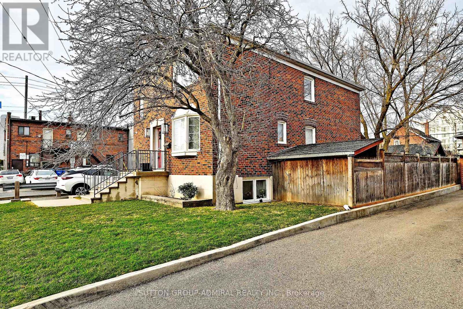 Property at 555 ROYAL YORK ROAD image 4
