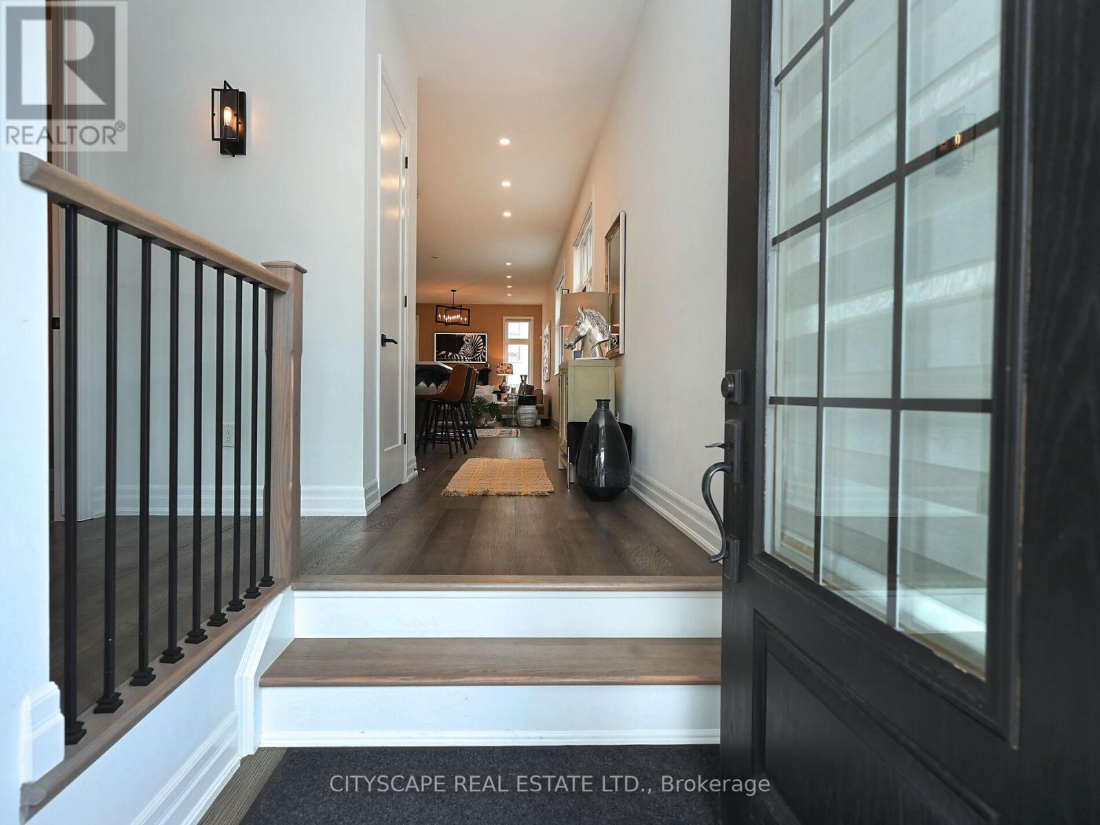1454 Everest Crescent, Oakville, Ontario  L6H 3S4 - Photo 4 - W12083414