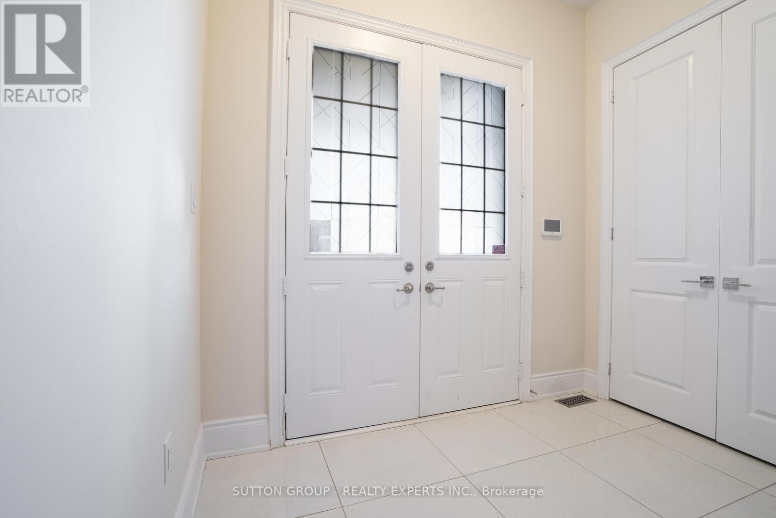 15172 Danby Road, Halton Hills, Ontario  L7G 0H6 - Photo 8 - W12083539