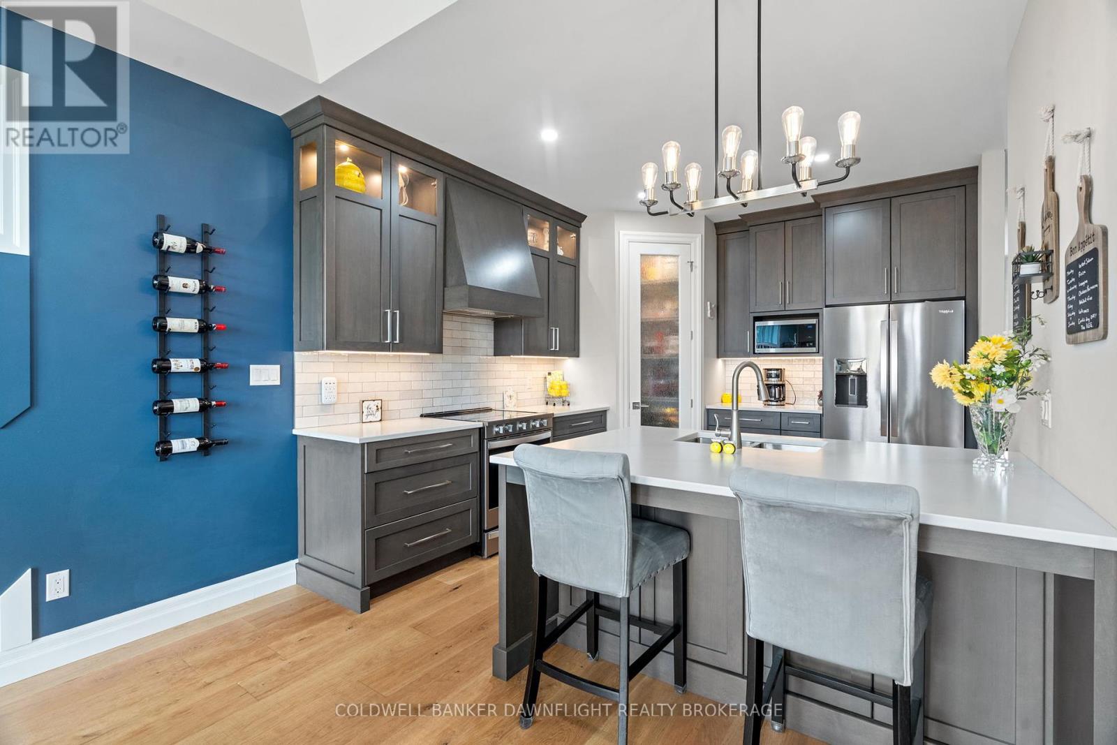 Photo 17 of 50 for 303 Hazelton Lane