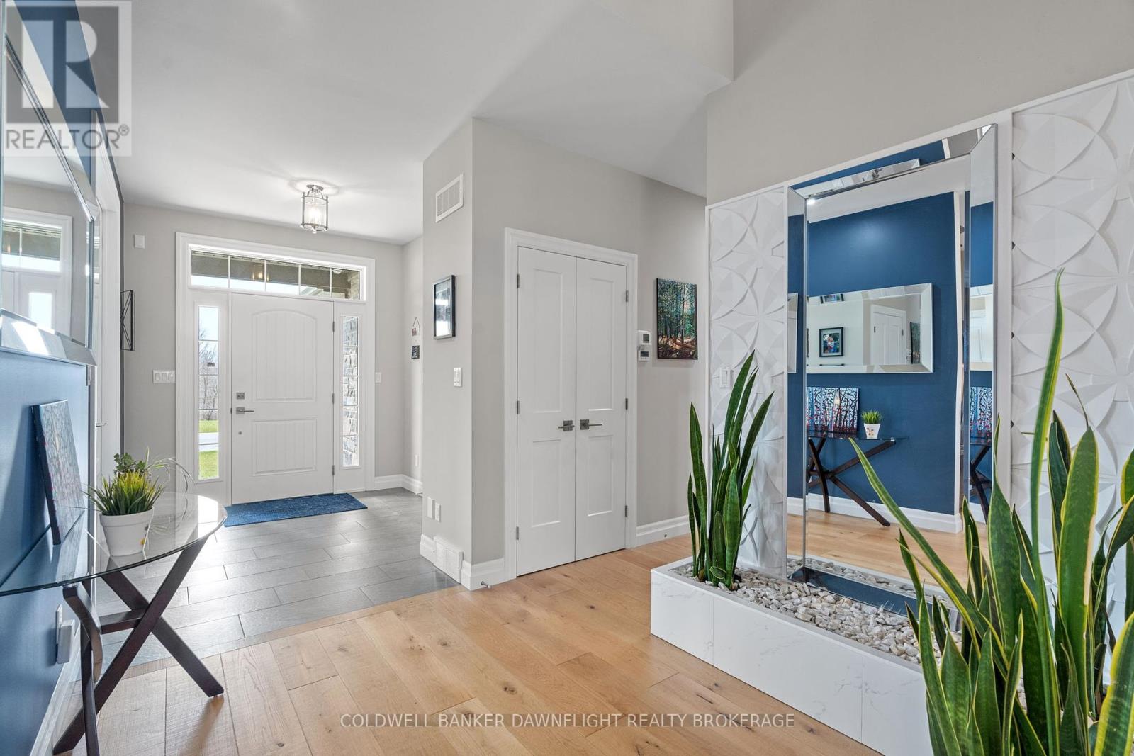 Photo 9 of 50 for 303 Hazelton Lane