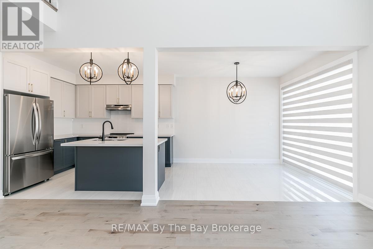 5 Rosanne Circle, Wasaga Beach, Ontario  L9Z 0N4 - Photo 13 - S12083621