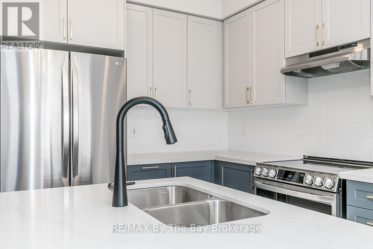 5 Rosanne Circle, Wasaga Beach, Ontario  L9Z 0N4 - Photo 19 - S12083621