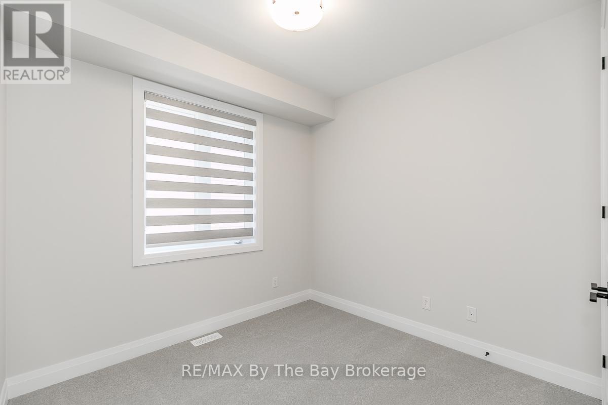 5 Rosanne Circle, Wasaga Beach, Ontario  L9Z 0N4 - Photo 20 - S12083621