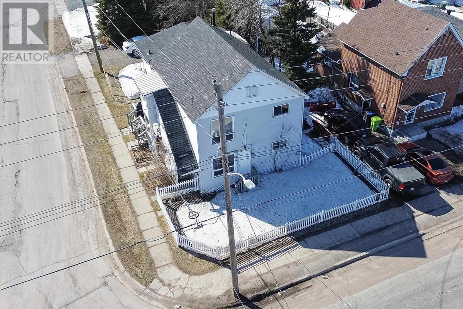 689 Wellington St W, Sault Ste. Marie, Ontario  P6C 3V3 - Photo 2 - SM250699