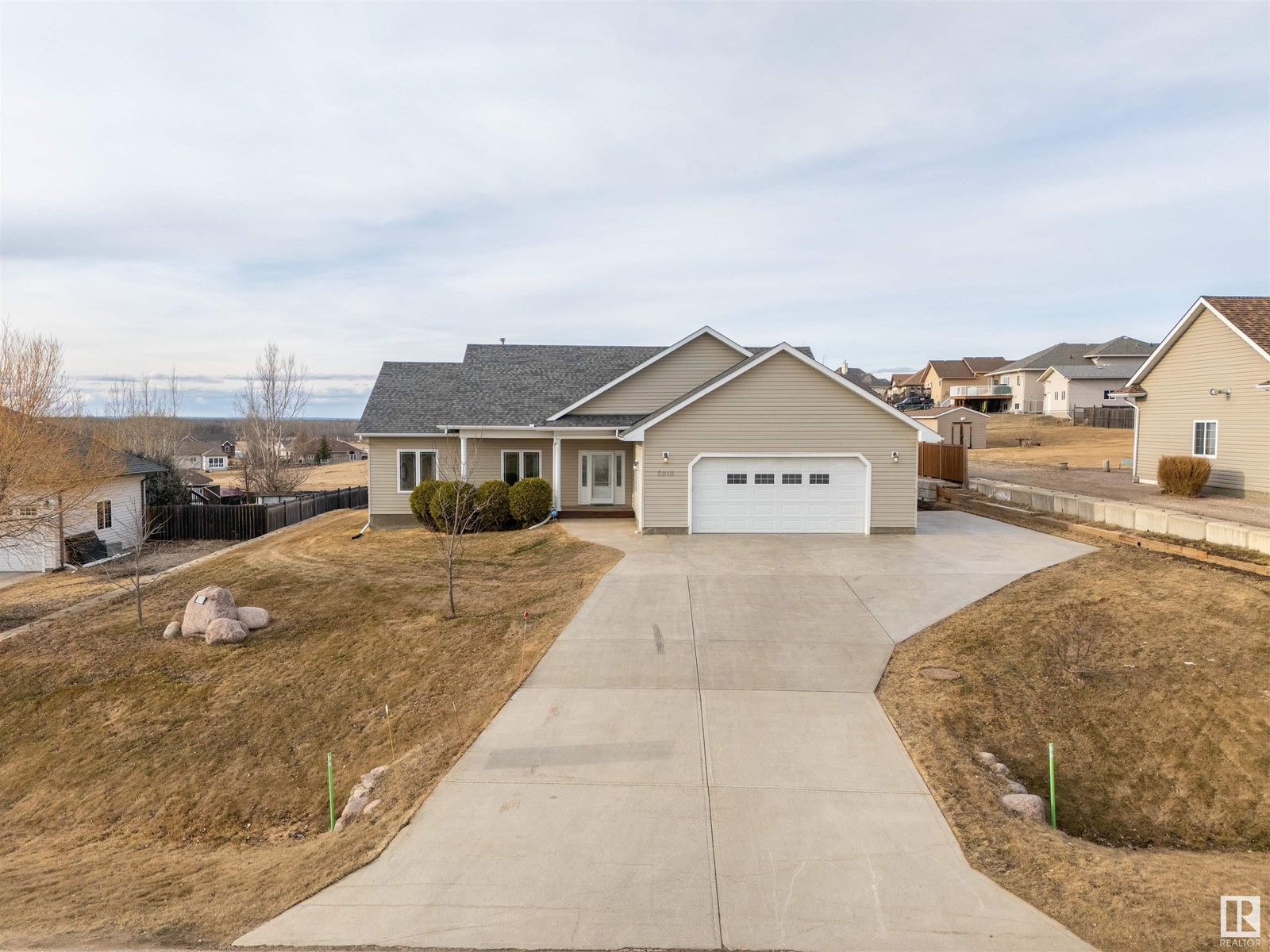 Property at 5010 Drake DR image 2