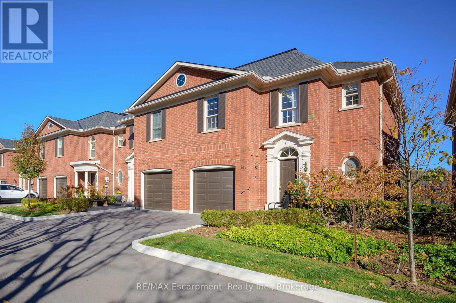 Property at 106 FAIRWOOD PLACE W image 2