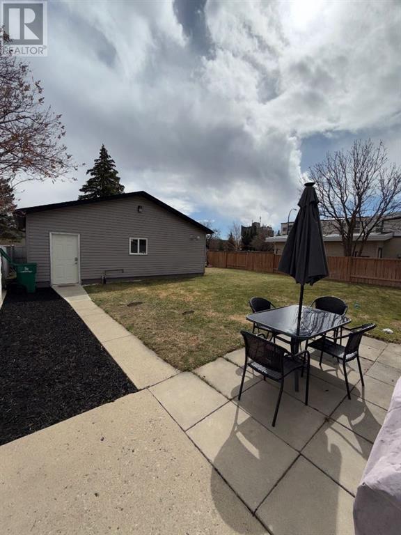 Property at 1909 Lakepoint Road S image 4