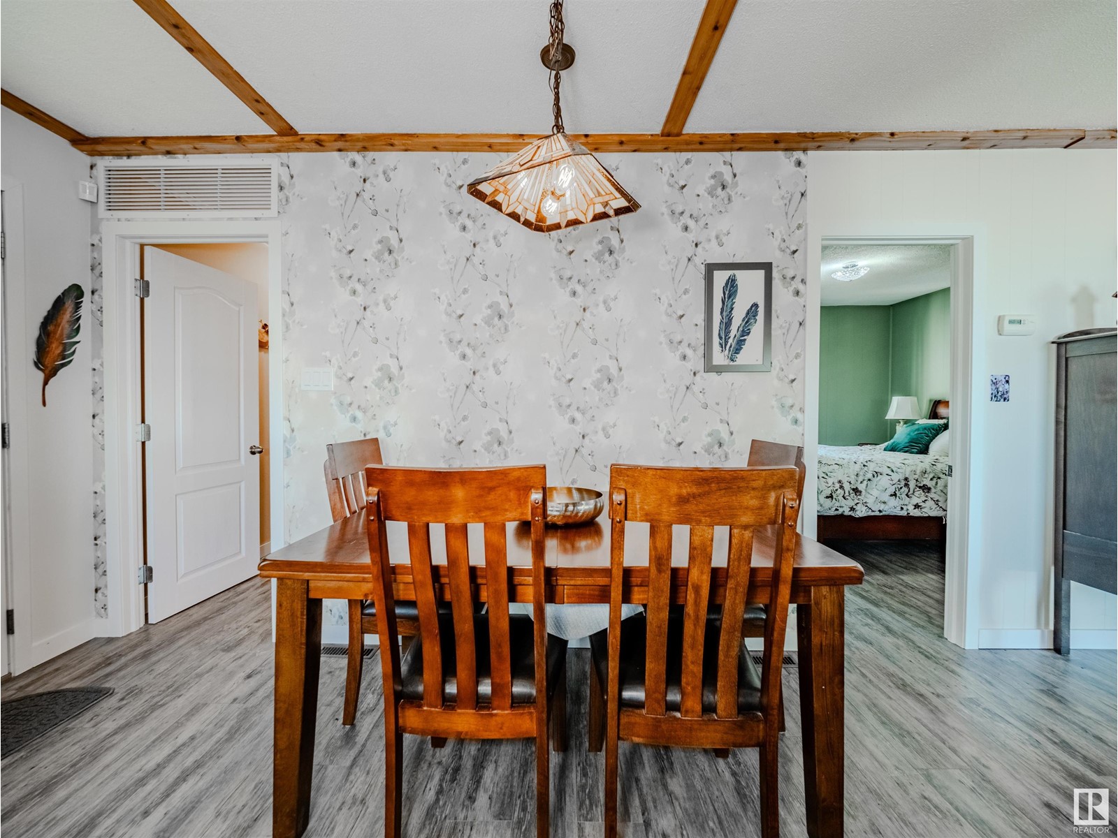 Property at 316 3 Street image 2