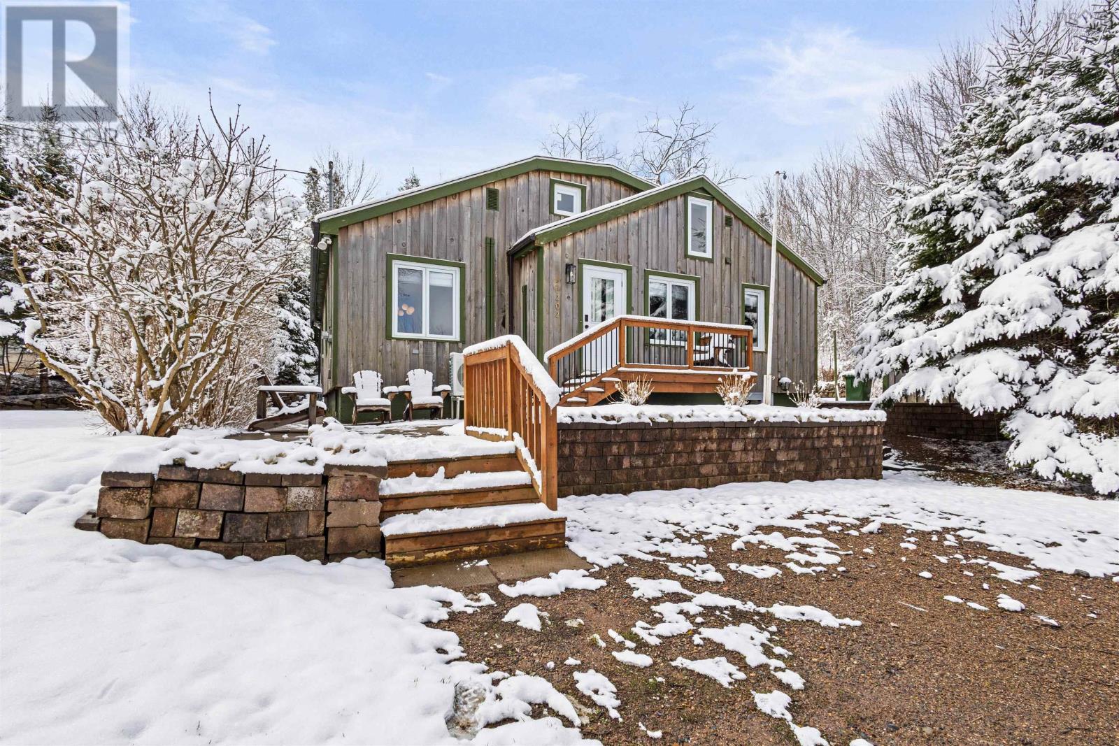 Property at 202 Gaspereau Avenue image 2