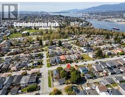 10 N HYTHE AVENUE, Burnaby property photo listing R2990395 for sale