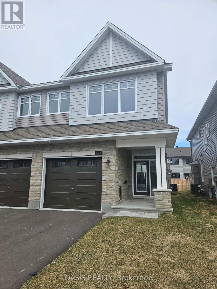 Property at 528 SONMARG CRESCENT image 3
