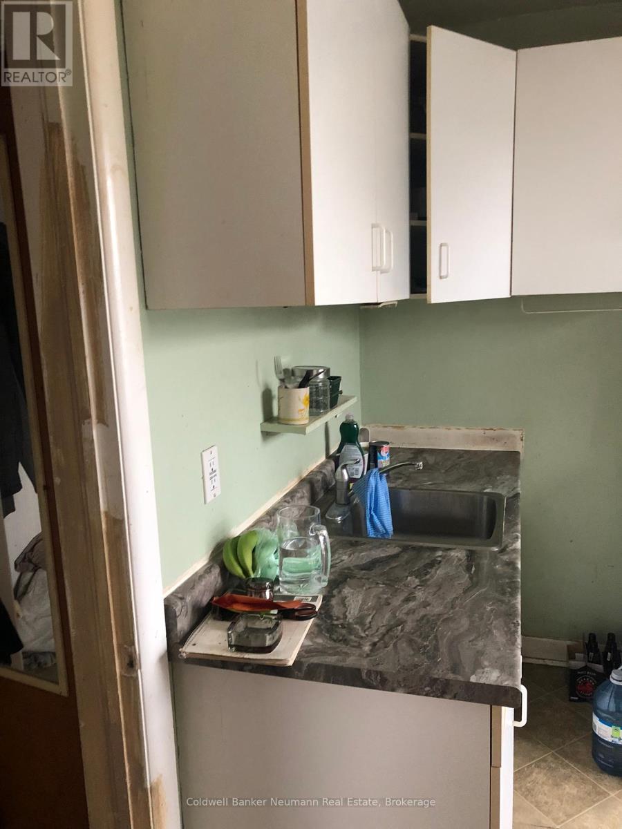 22 Cambridge Street, Cambridge, Ontario  N1R 3R7 - Photo 12 - X12083787