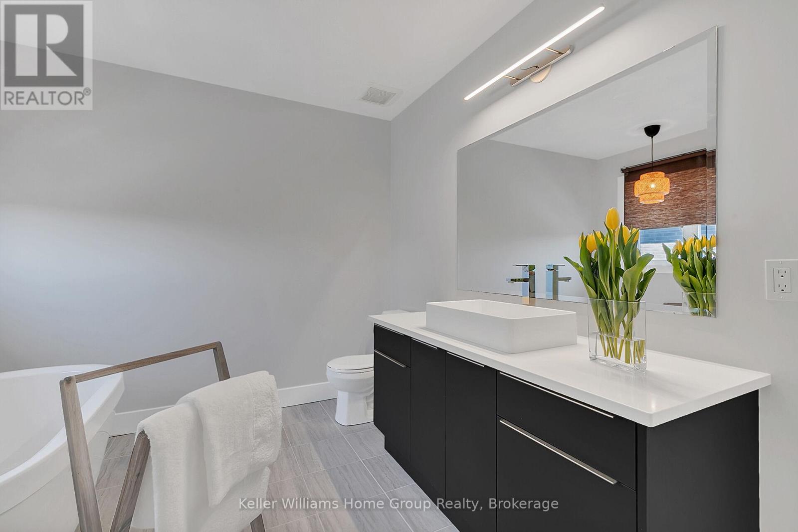 585 Doonwoods Crescent, Kitchener, Ontario  N0P 0E6 - Photo 29 - X12083819