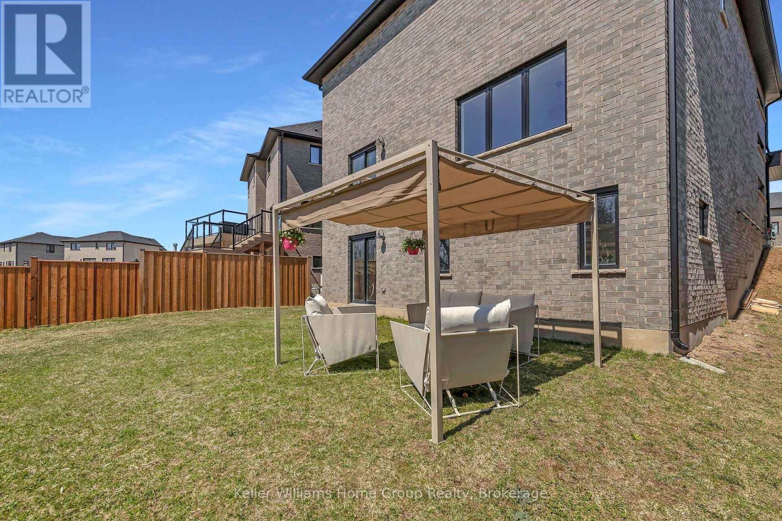 585 Doonwoods Crescent, Kitchener, Ontario  N0P 0E6 - Photo 43 - X12083819